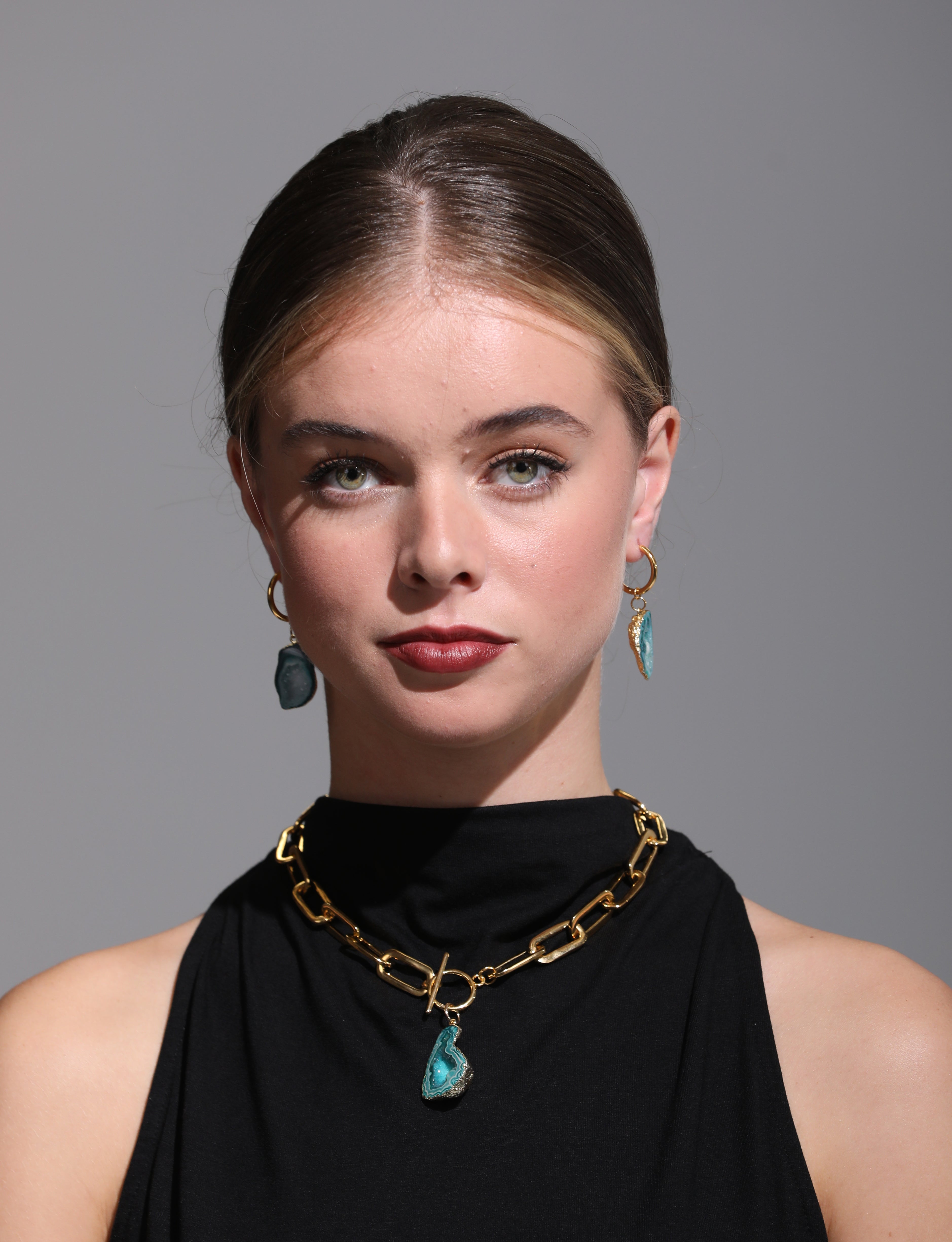 Green Oval Chain T-Bar Necklace