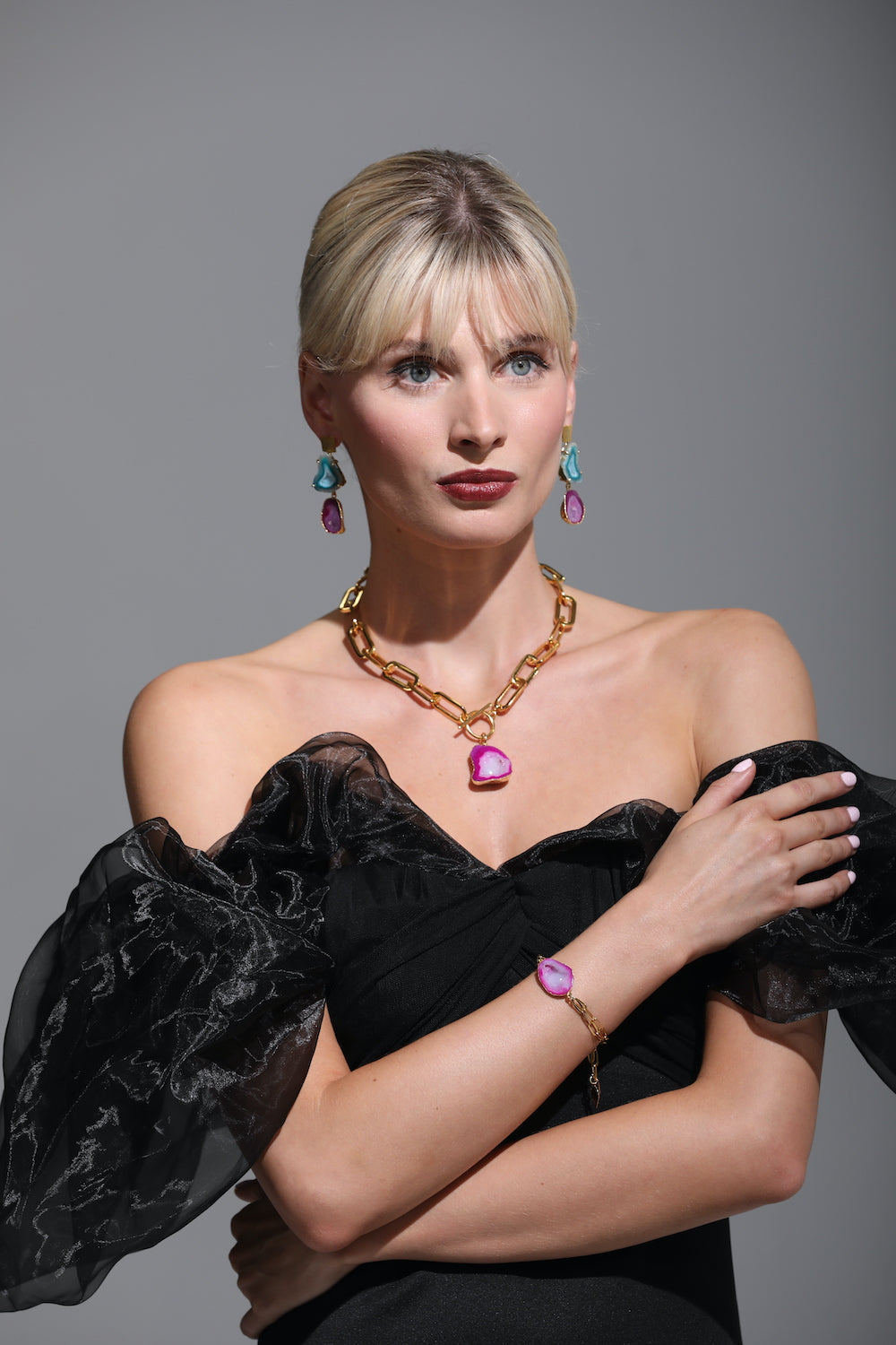 Pink Oval Chain T-Bar Necklace