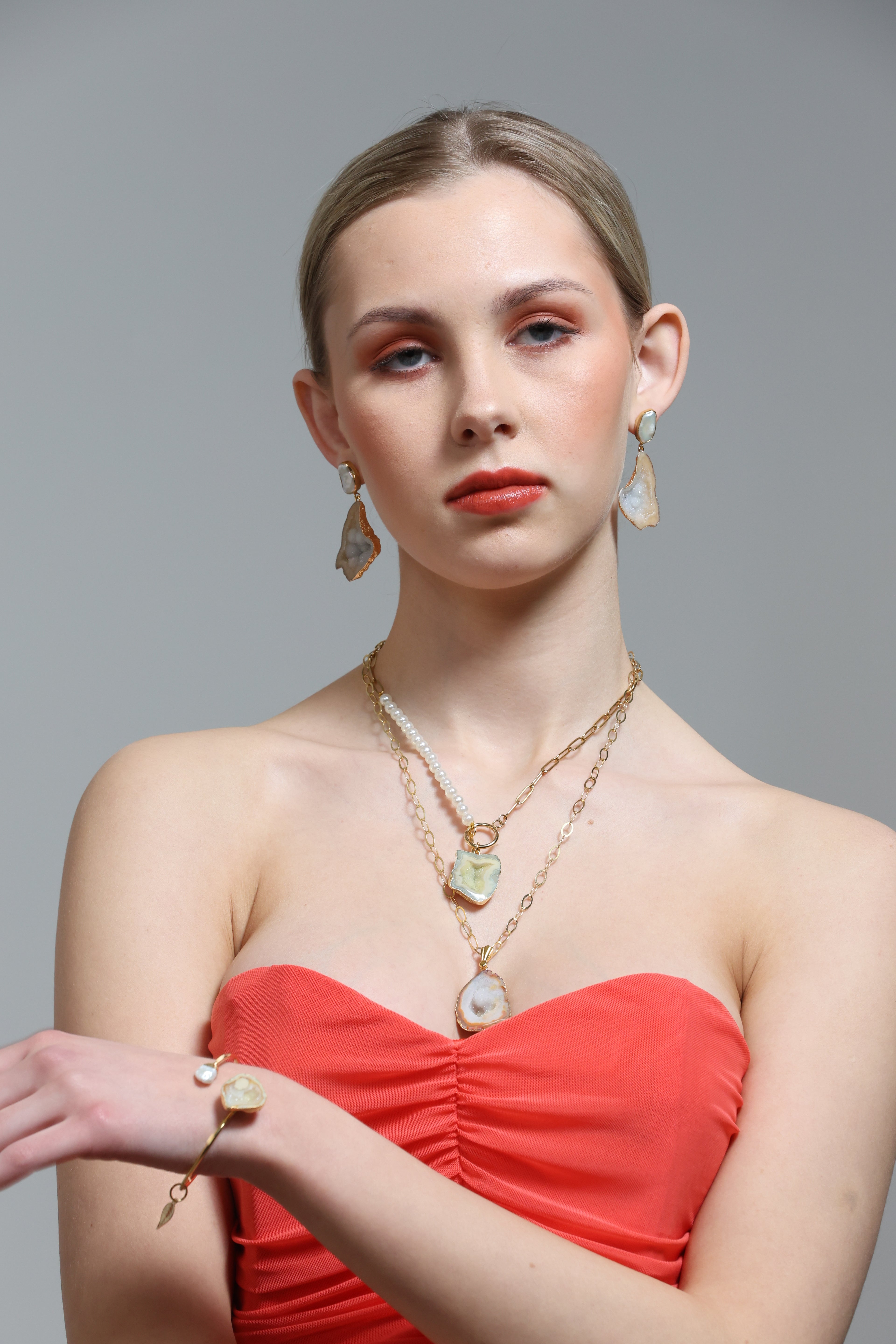The Pearl Rocks Yellow Chain