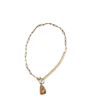 The Pearl Rocks Peach Chain